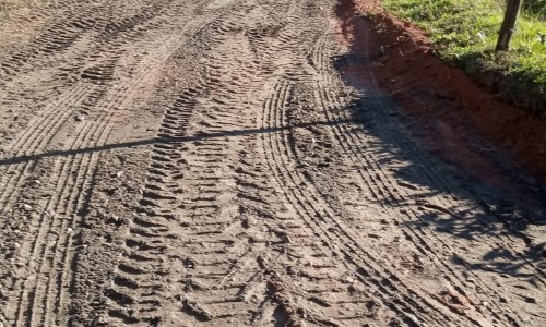Prefeitura de Barra Mansa recupera estradas rurais e melhora acesso a produtores